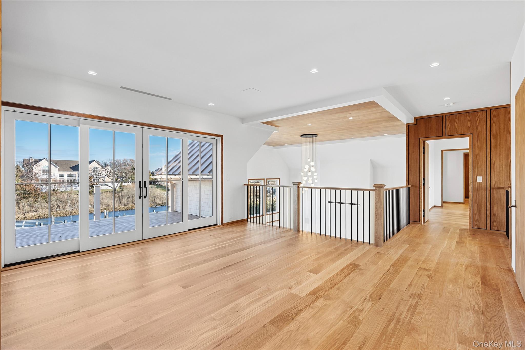 32 Quogo Neck Lane, Quogue, NY 11959