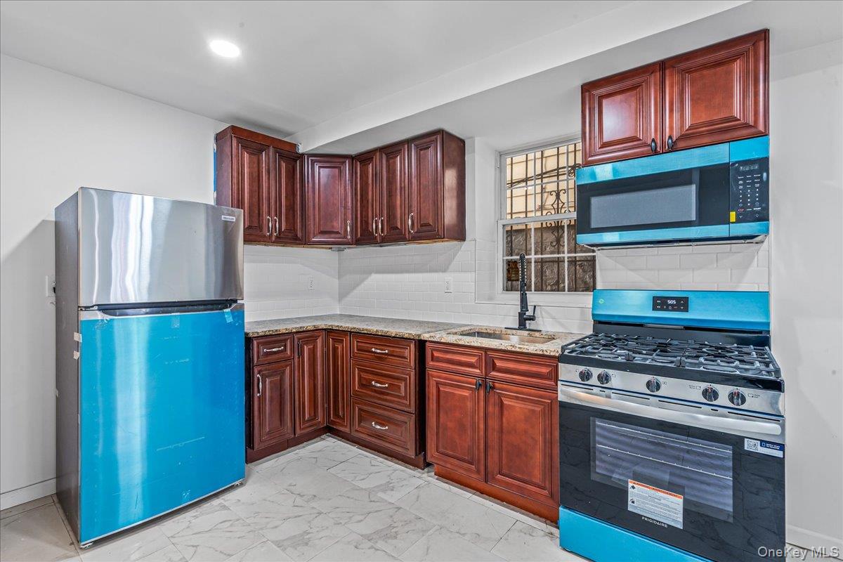 953A E 217th Street, Bronx, NY 10469