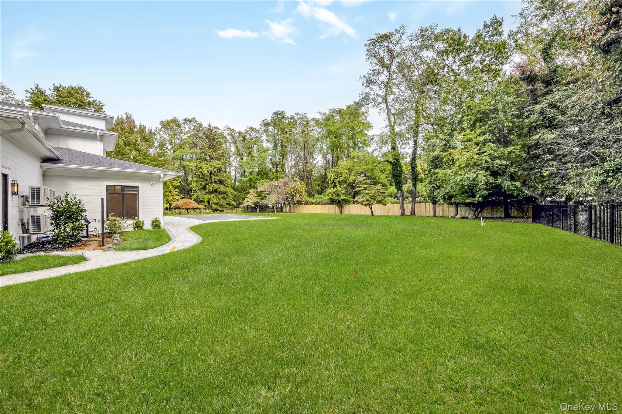 523 Long Beach Road, Nissequogue, NY 11780