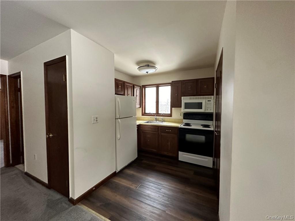 15 Kelly Lane # D, Pine Bush, NY 12566