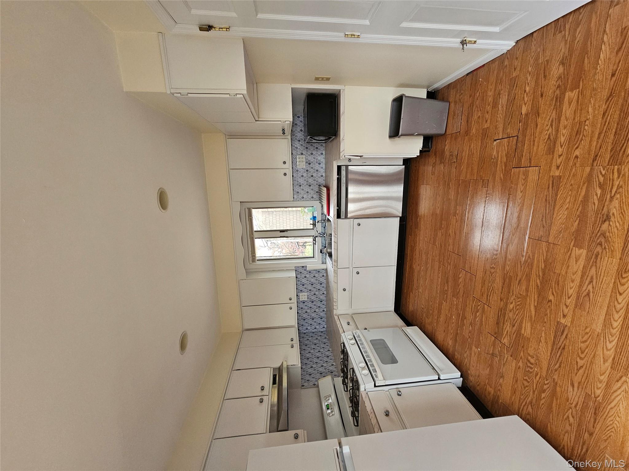 22A Town path # 2, Glen Cove, NY 11542