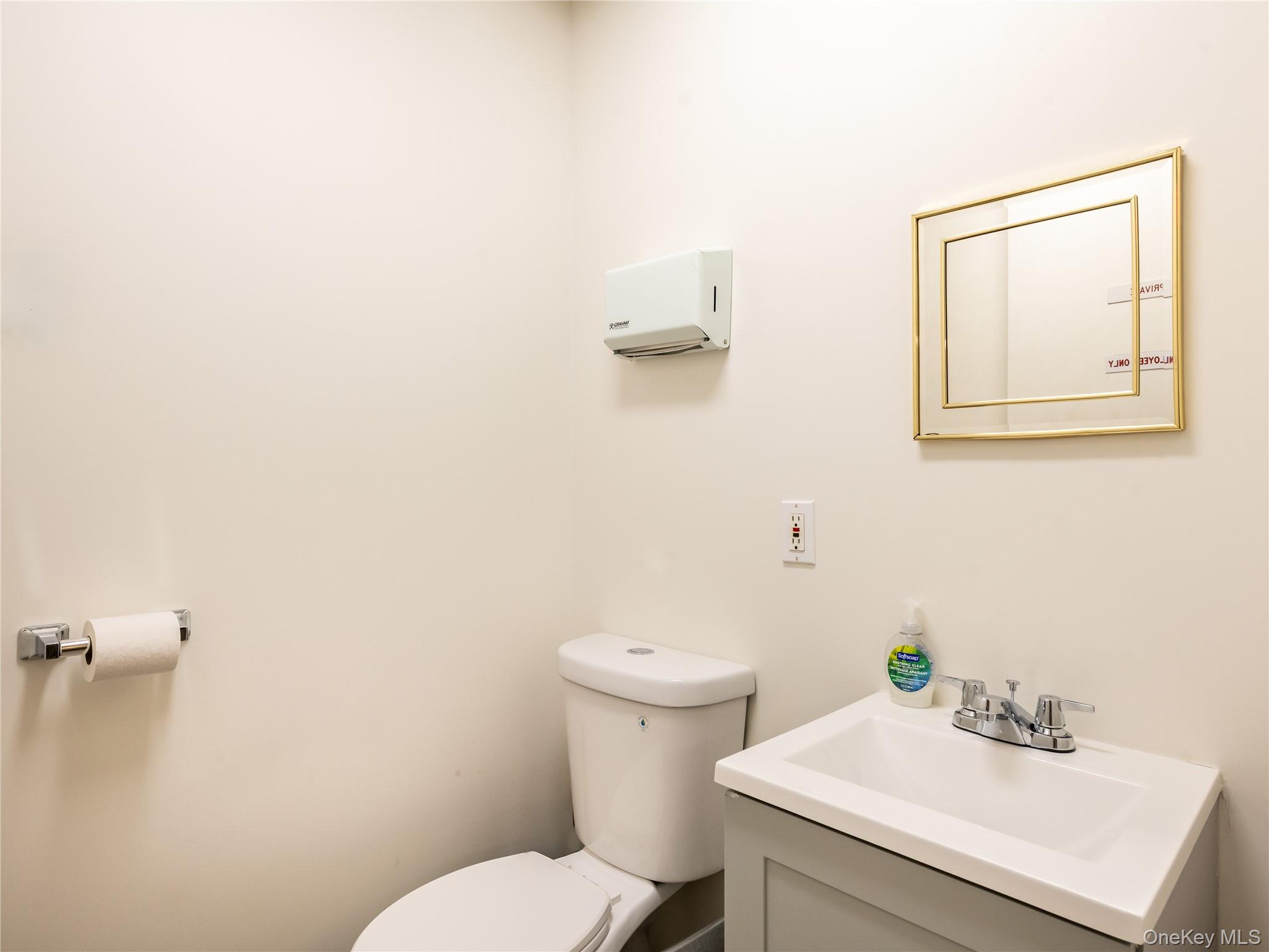 450 Plandome Road # Suite 2, Manhasset, NY 11030