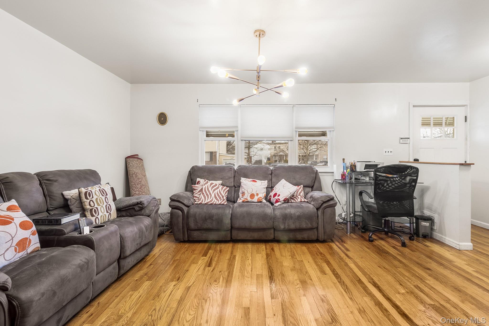 11916 204th Street, Saint Albans, NY 11412