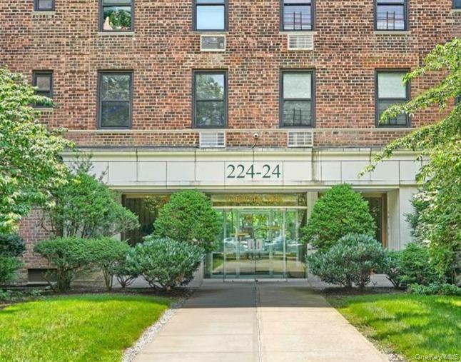 224-24 Union Turnpike # 1P, Bayside, NY 11364