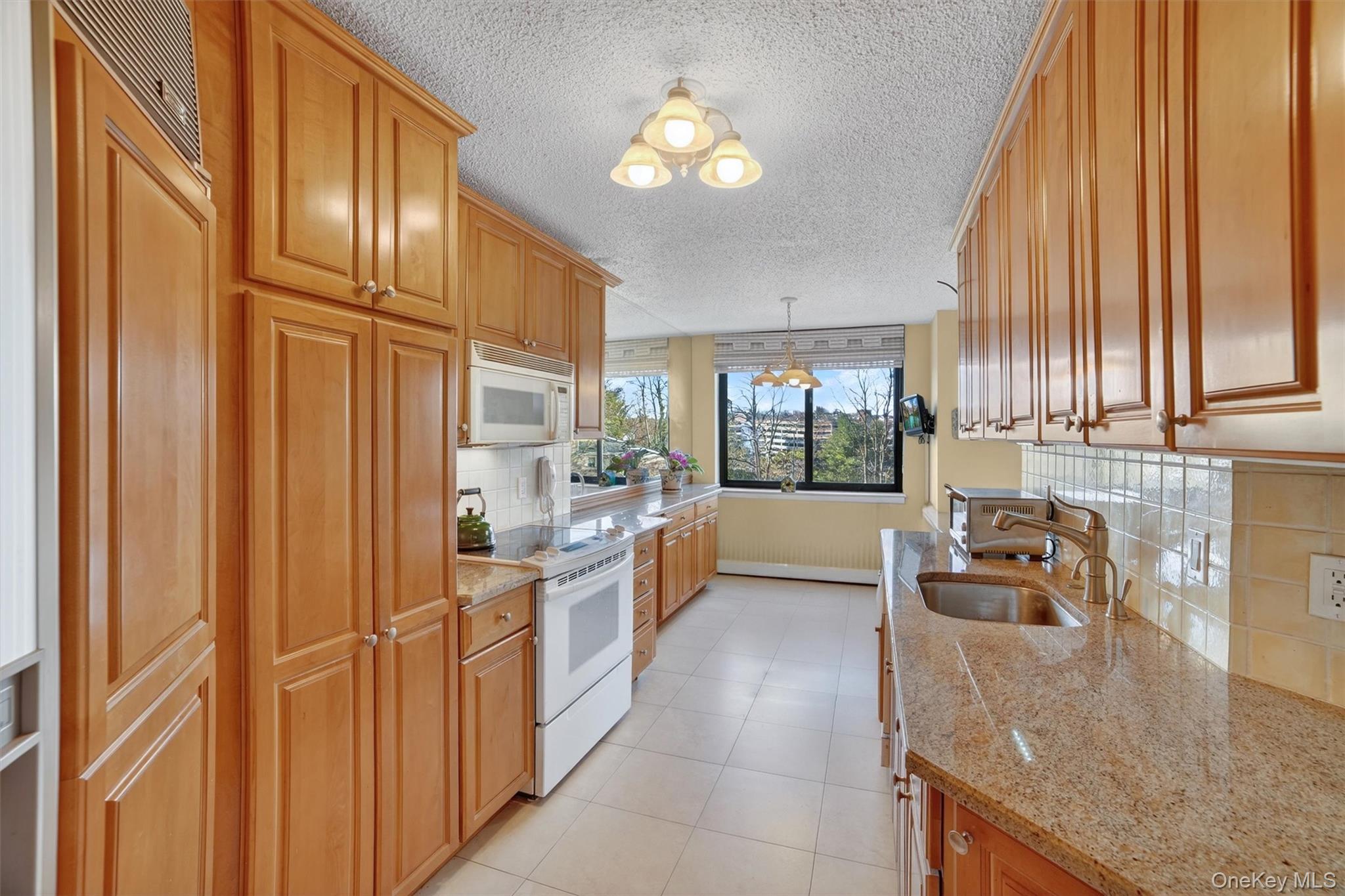 25 Rockledge Avenue # 403, White Plains, NY 10601