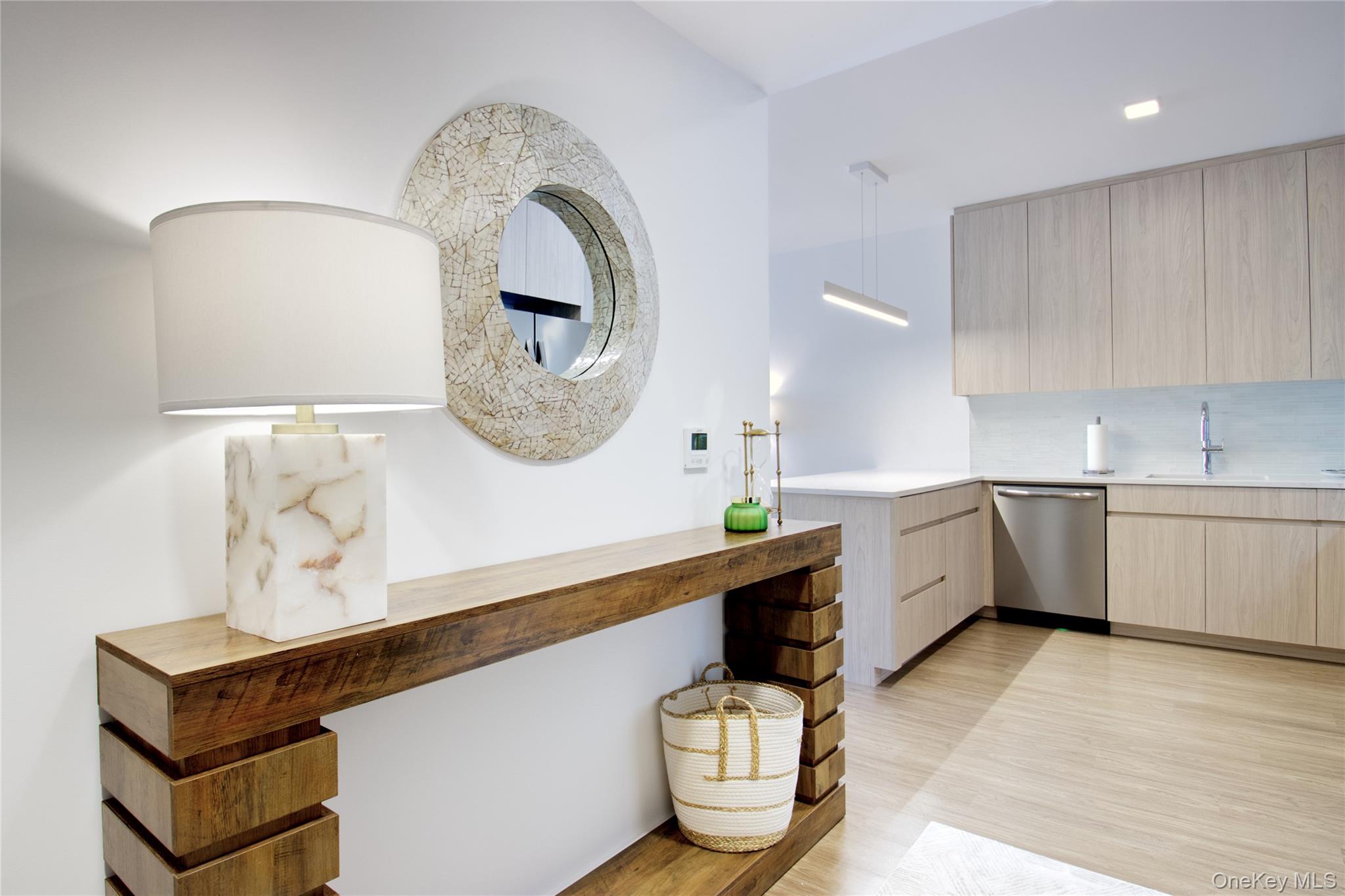 333 Warner Avenue # 407, Roslyn, NY 11577