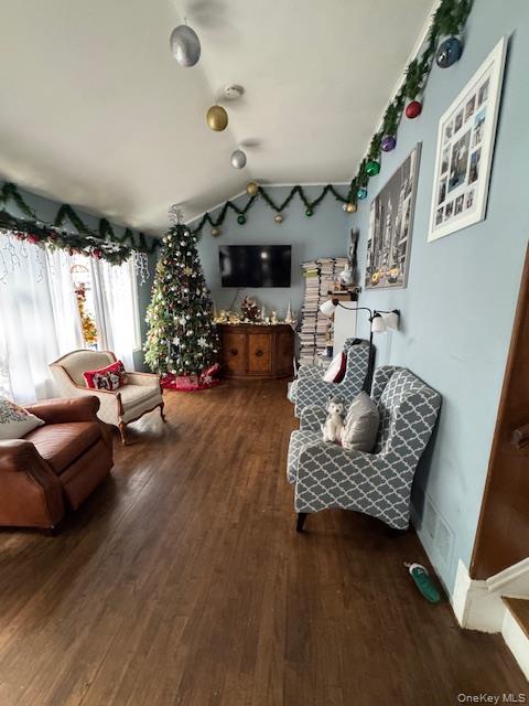 15 Foley Place, Huntington Station, NY 11746