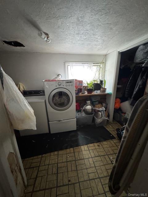 15 Foley Place, Huntington Station, NY 11746