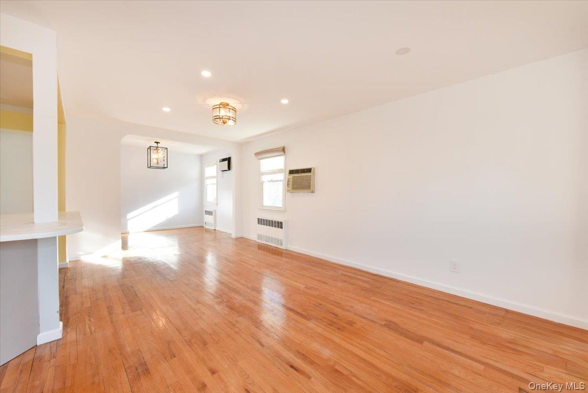 233 Meyer Avenue, Valley Stream, NY 11580