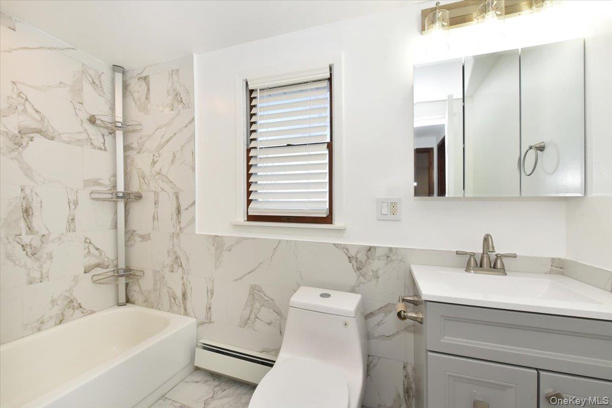 233 Meyer Avenue, Valley Stream, NY 11580