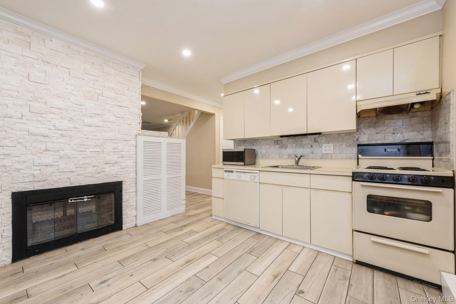 196 Willowood Drive, Wantagh, NY 11793