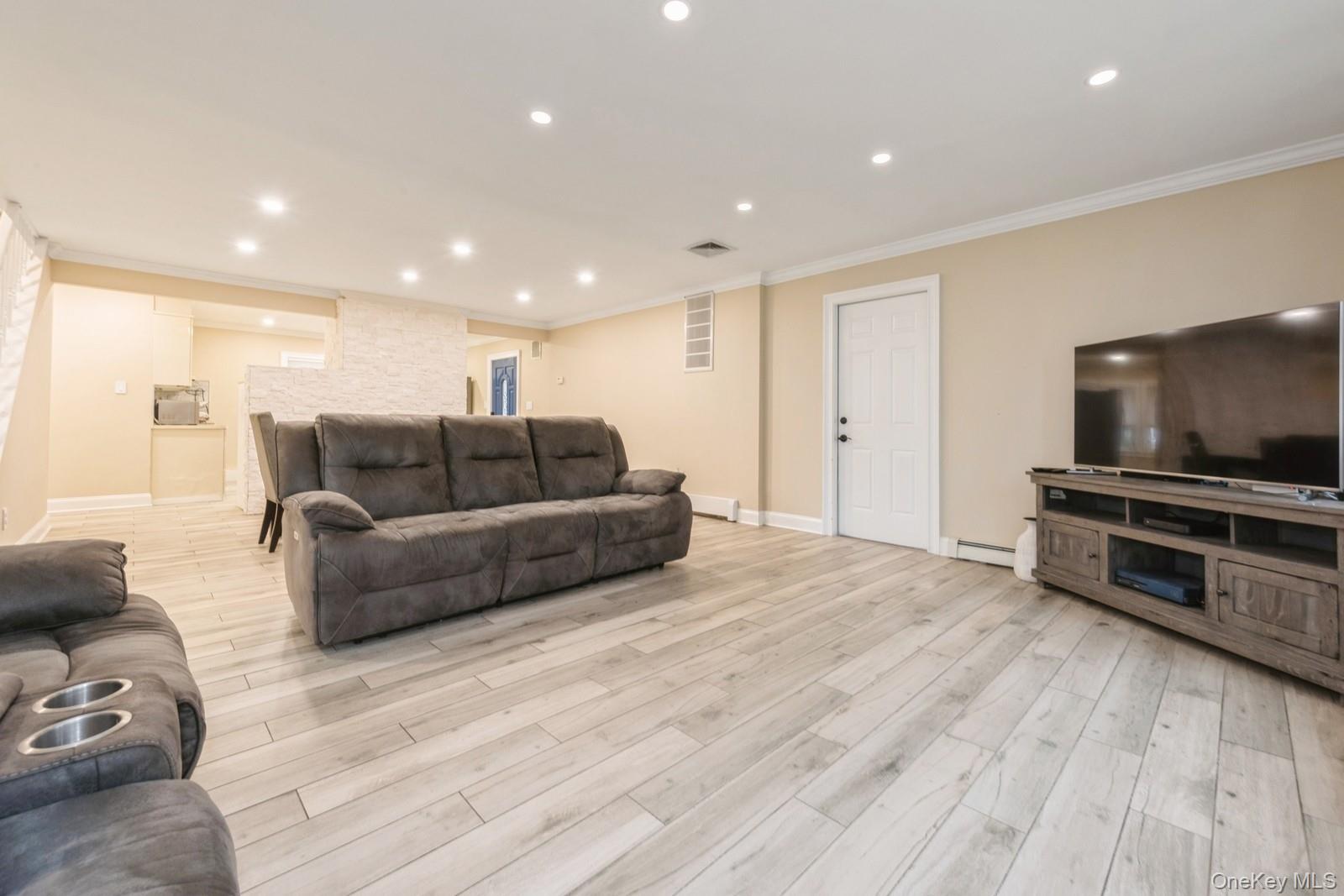 196 Willowood Drive, Wantagh, NY 11793