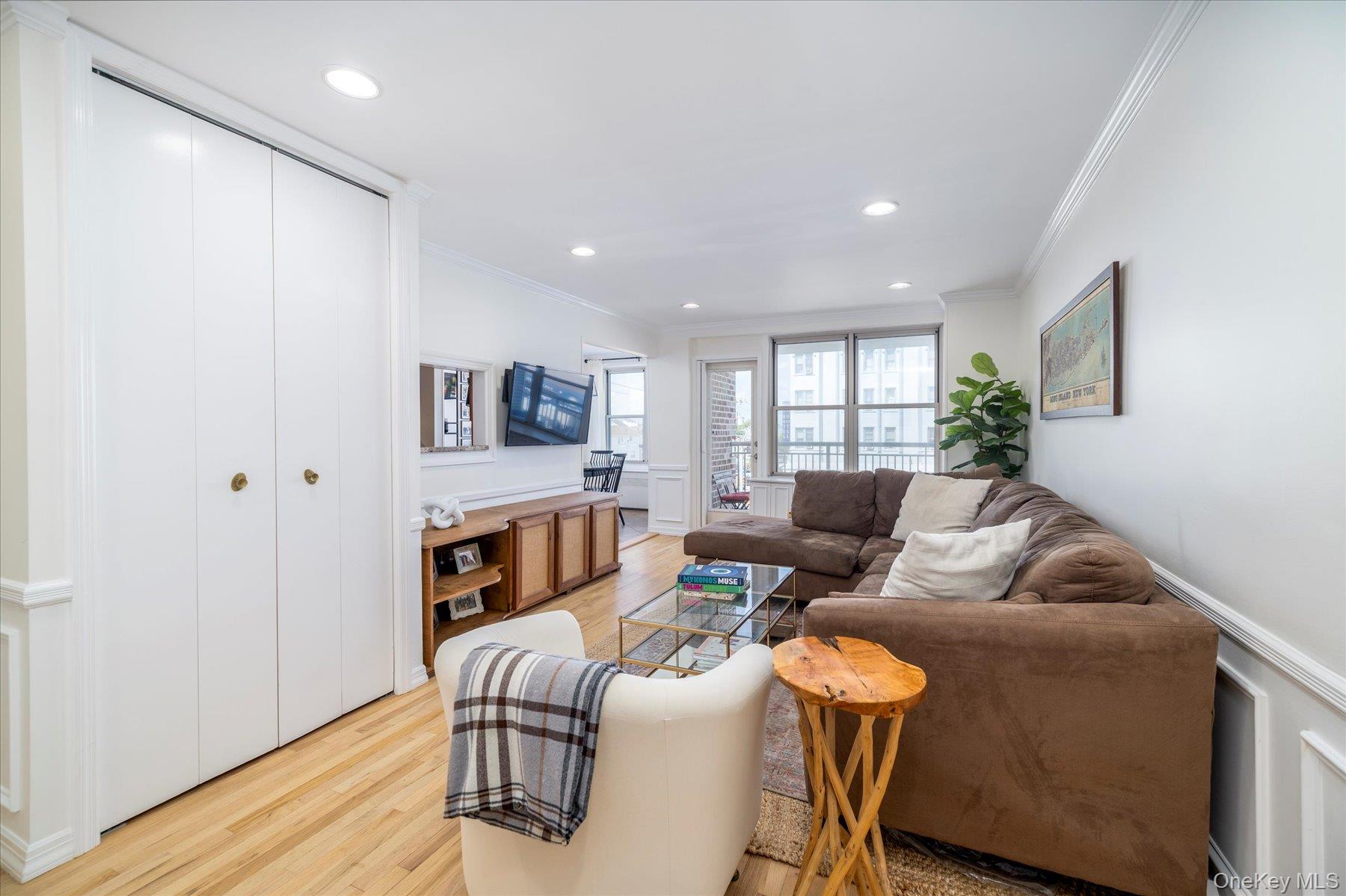 410 E Broadway # 3E, Long Beach, NY 11561