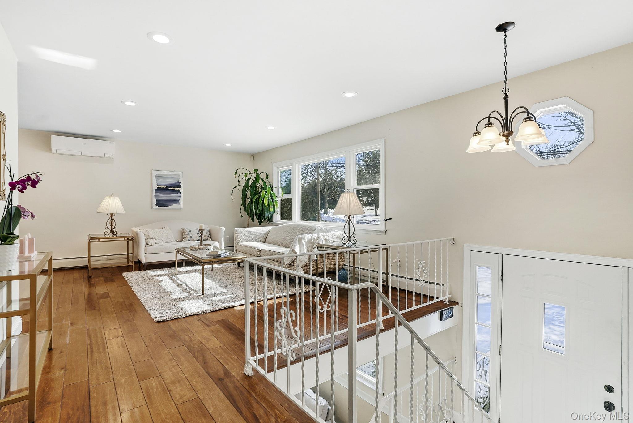 4 Laura Drive, Airmont, NY 10952