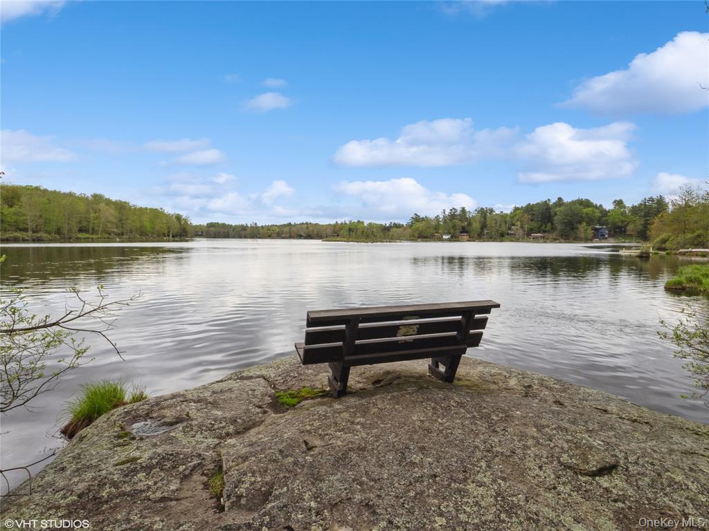 23 Woodland Way, Smallwood, NY 12720