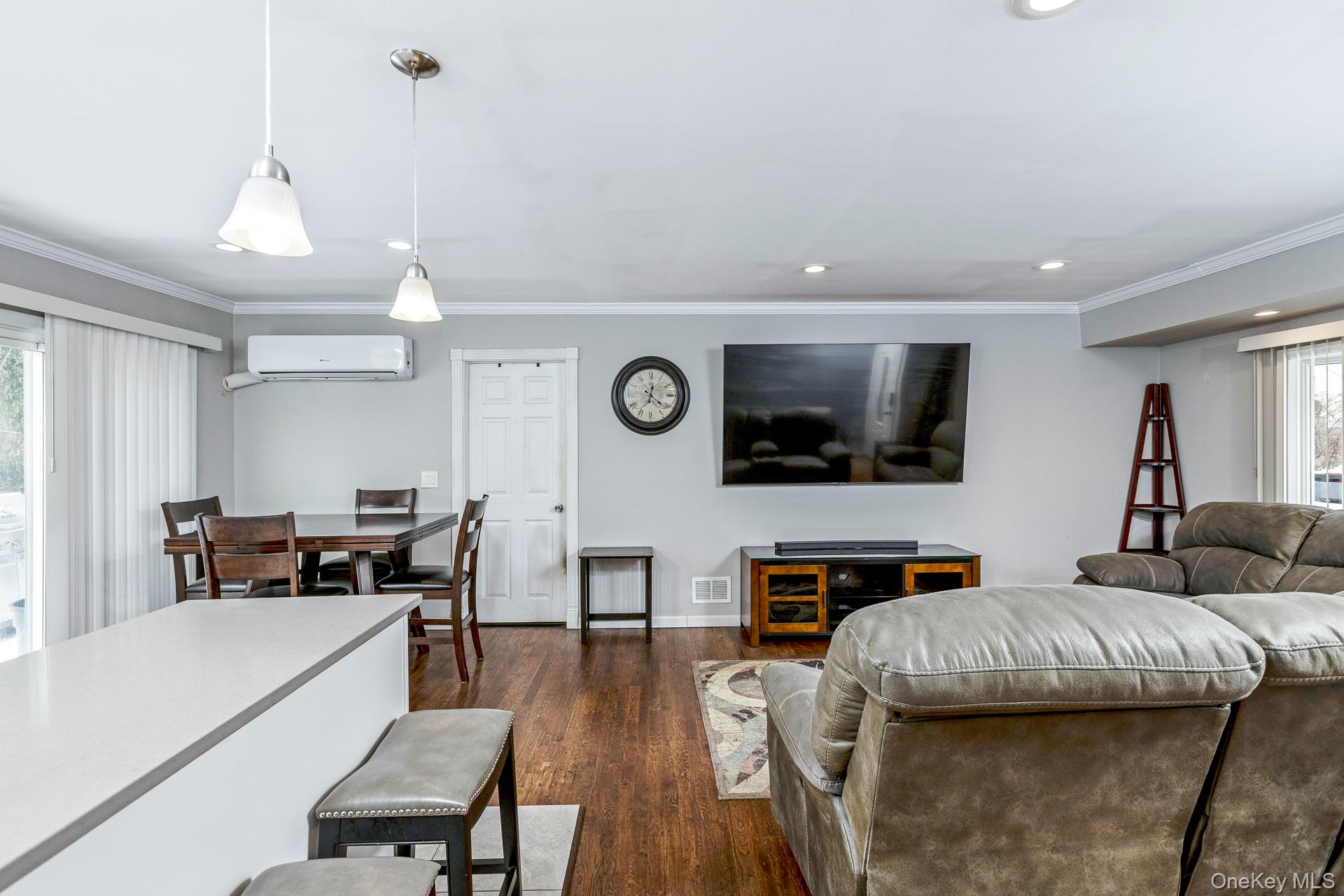 2700 Falcon Avenue, Medford, NY 11763