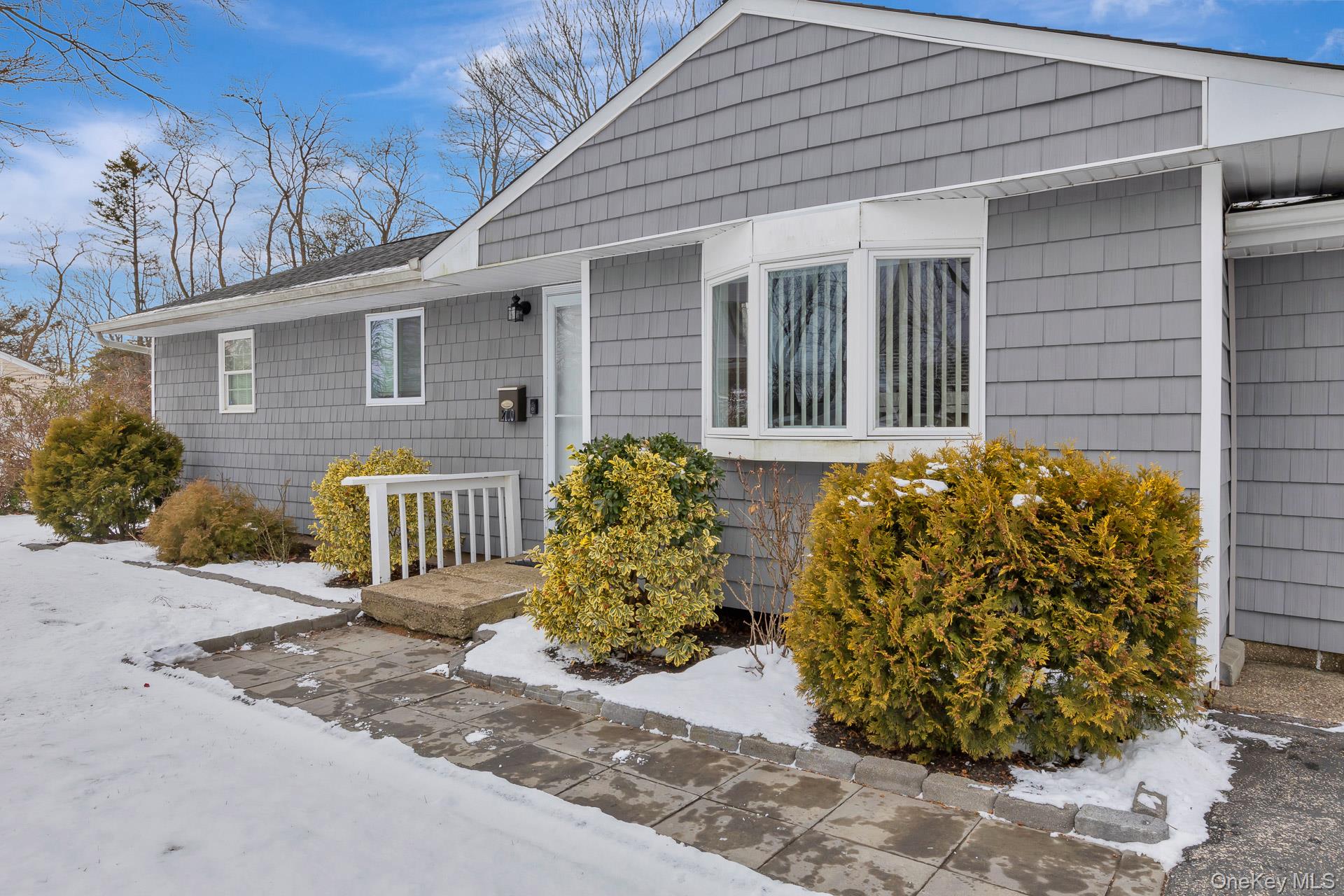 2700 Falcon Avenue, Medford, NY 11763