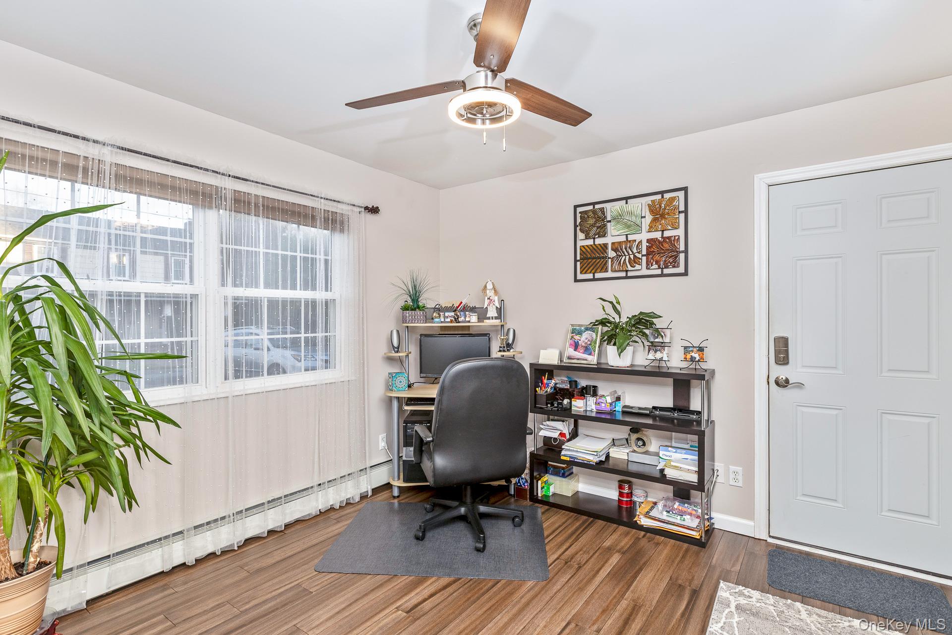 25 Fordham Place, Bay Shore, NY 11706