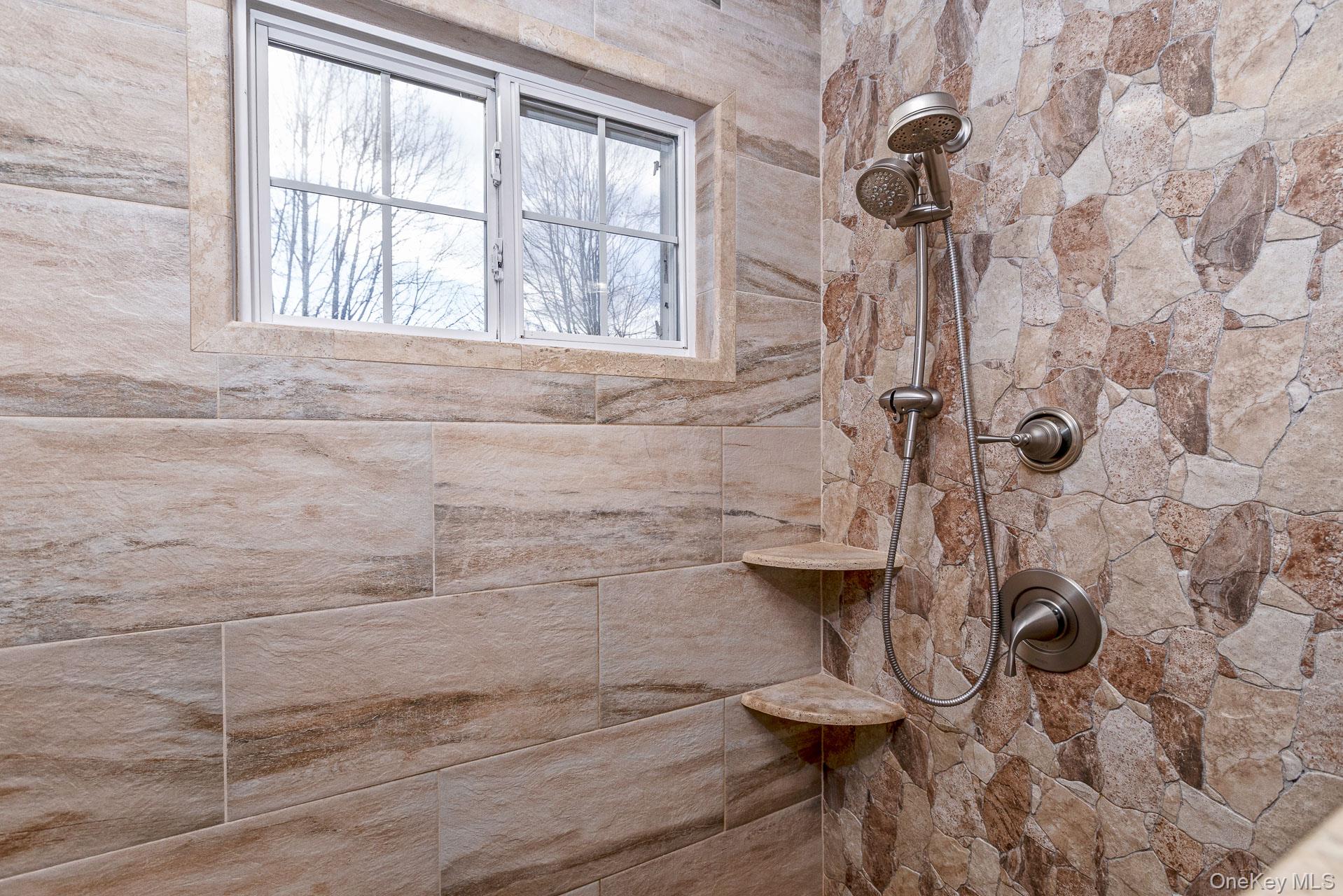 25 Fordham Place, Bay Shore, NY 11706