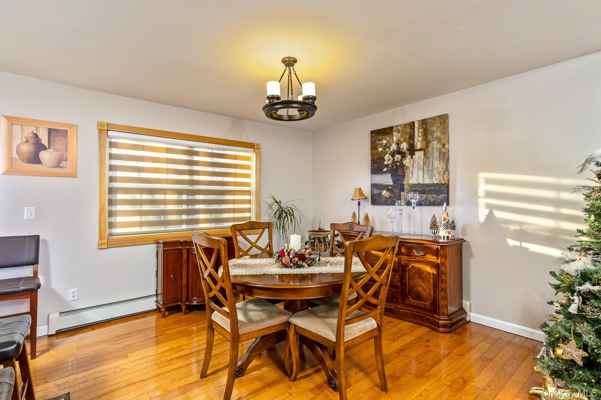 25 Fordham Place, Bay Shore, NY 11706