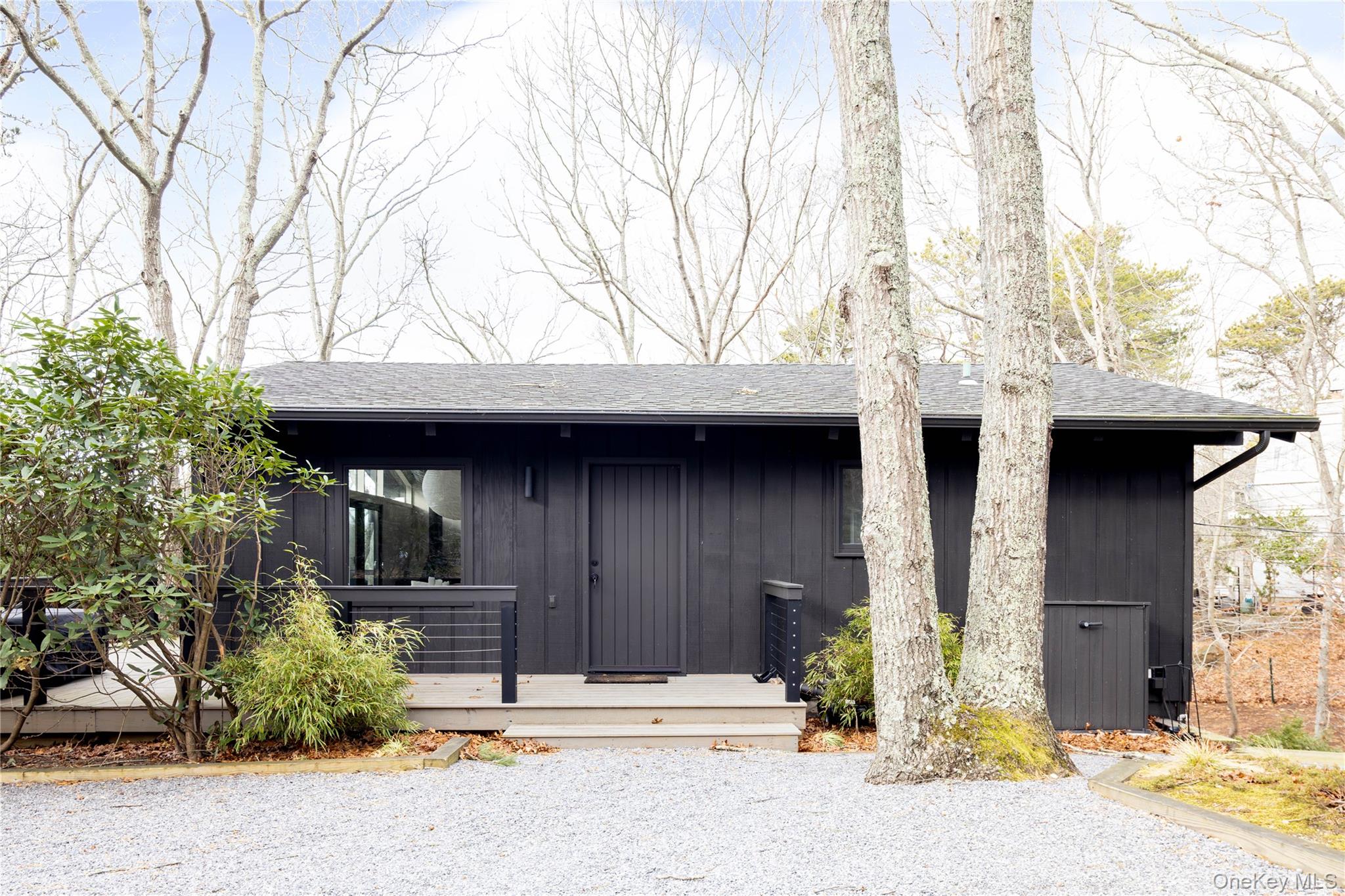 15 Lake View Court, Southampton, NY 11968