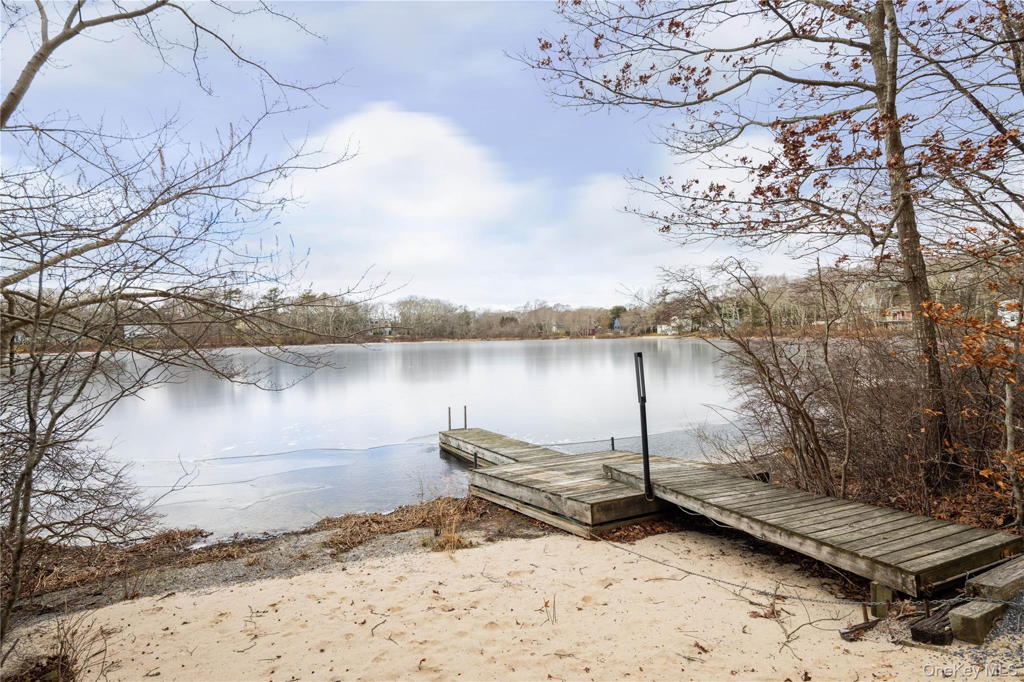 15 Lake View Court, Southampton, NY 11968