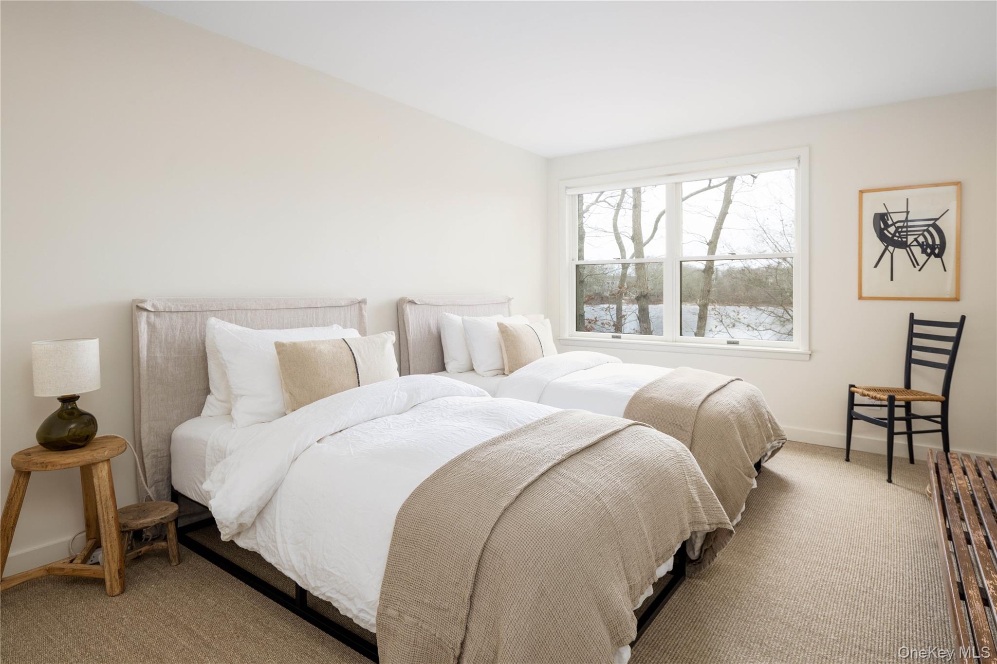 15 Lake View Court, Southampton, NY 11968