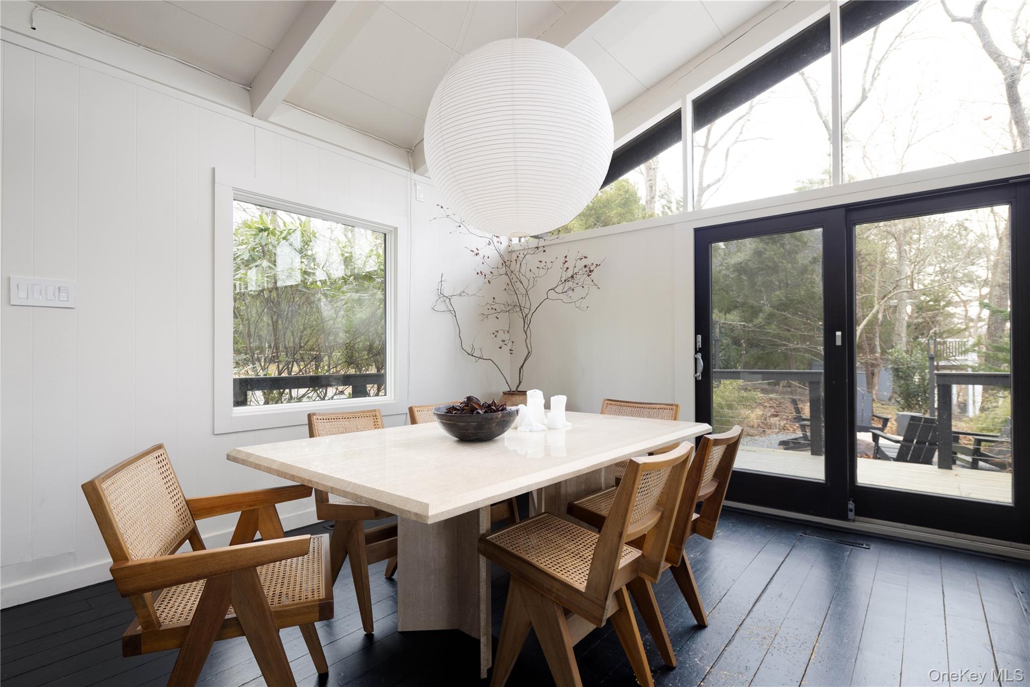 15 Lake View Court, Southampton, NY 11968