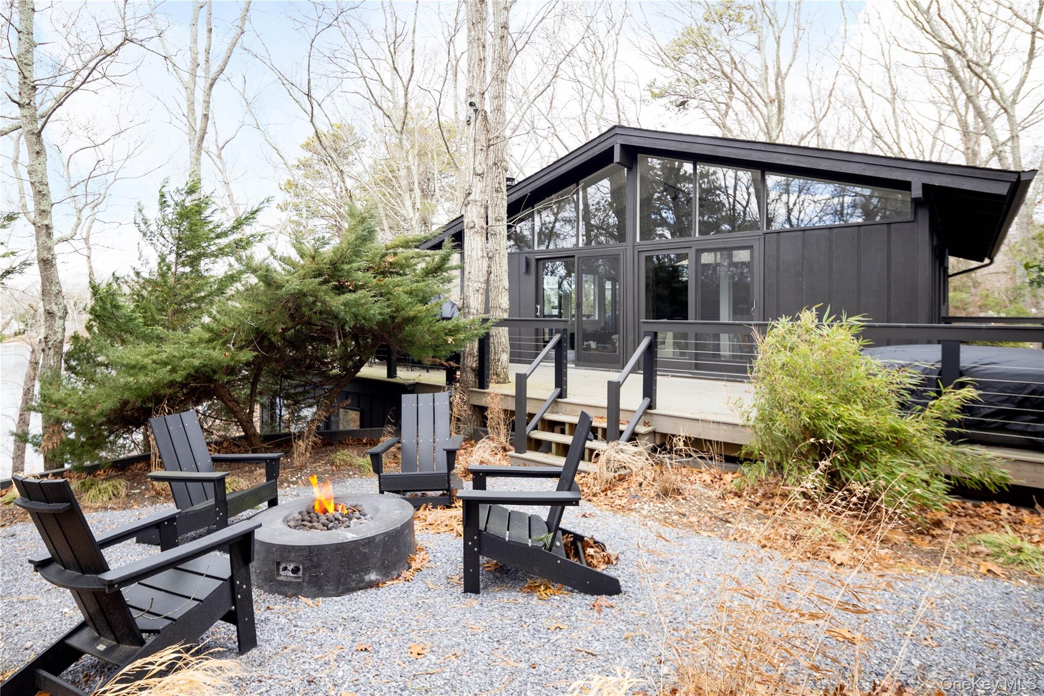 15 Lake View Court, Southampton, NY 11968