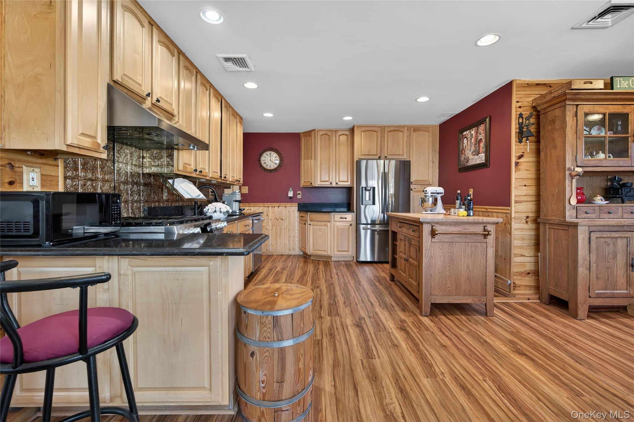 350 Pin Oak Lane, Westbury, NY 11590