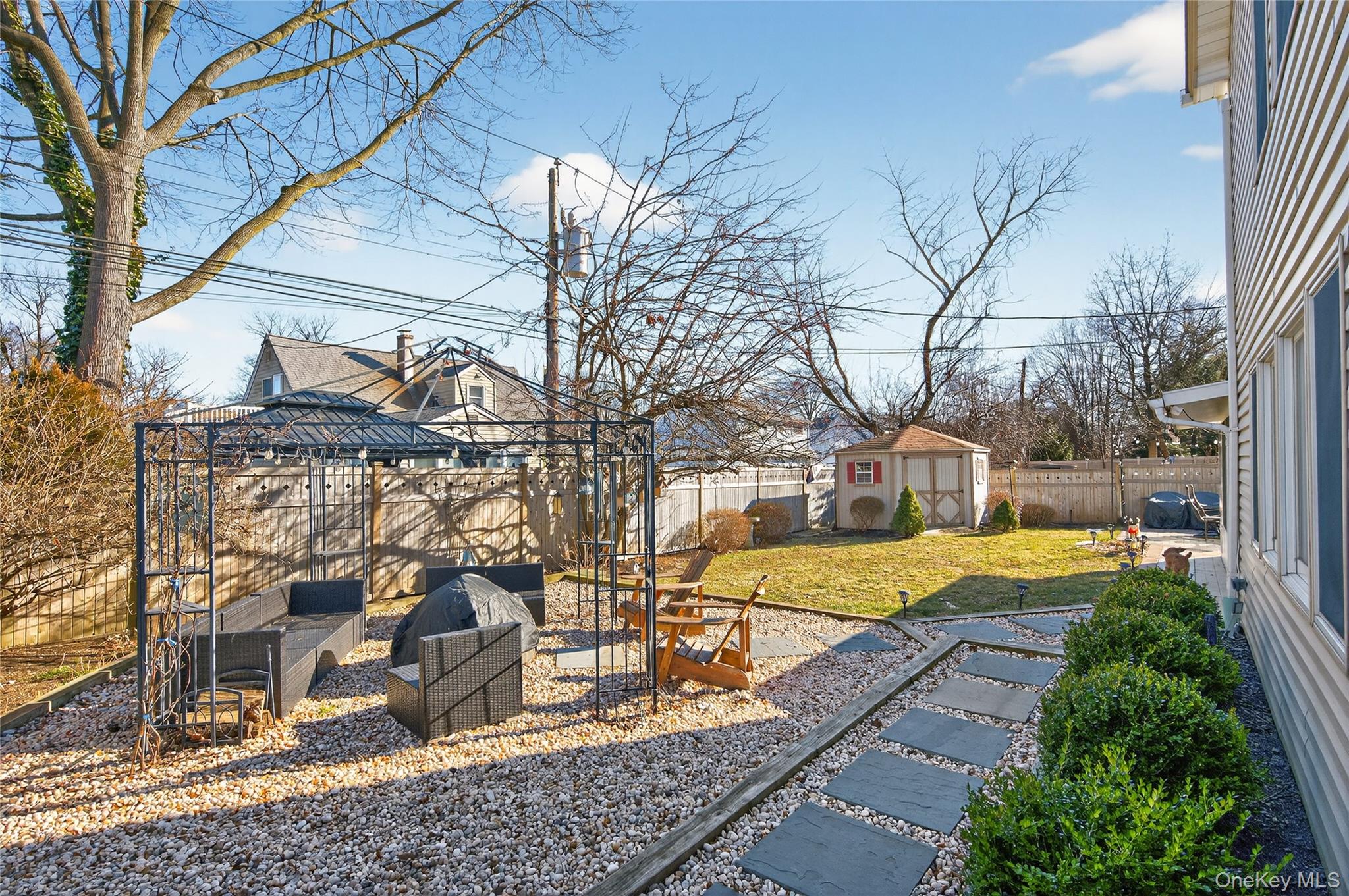 350 Pin Oak Lane, Westbury, NY 11590