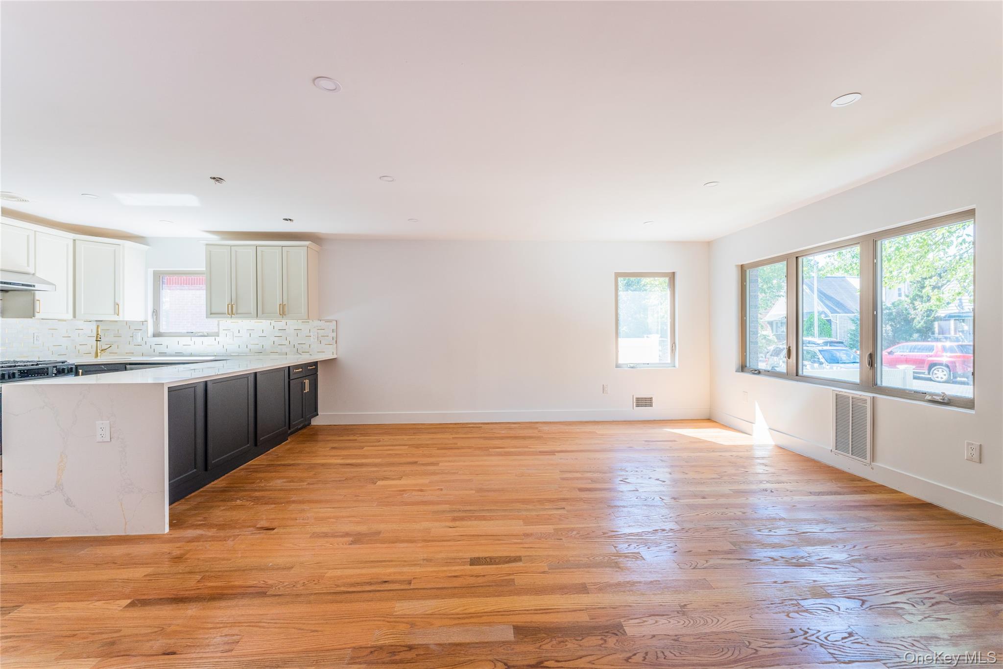 6431 138th Street, Flushing, NY 11367