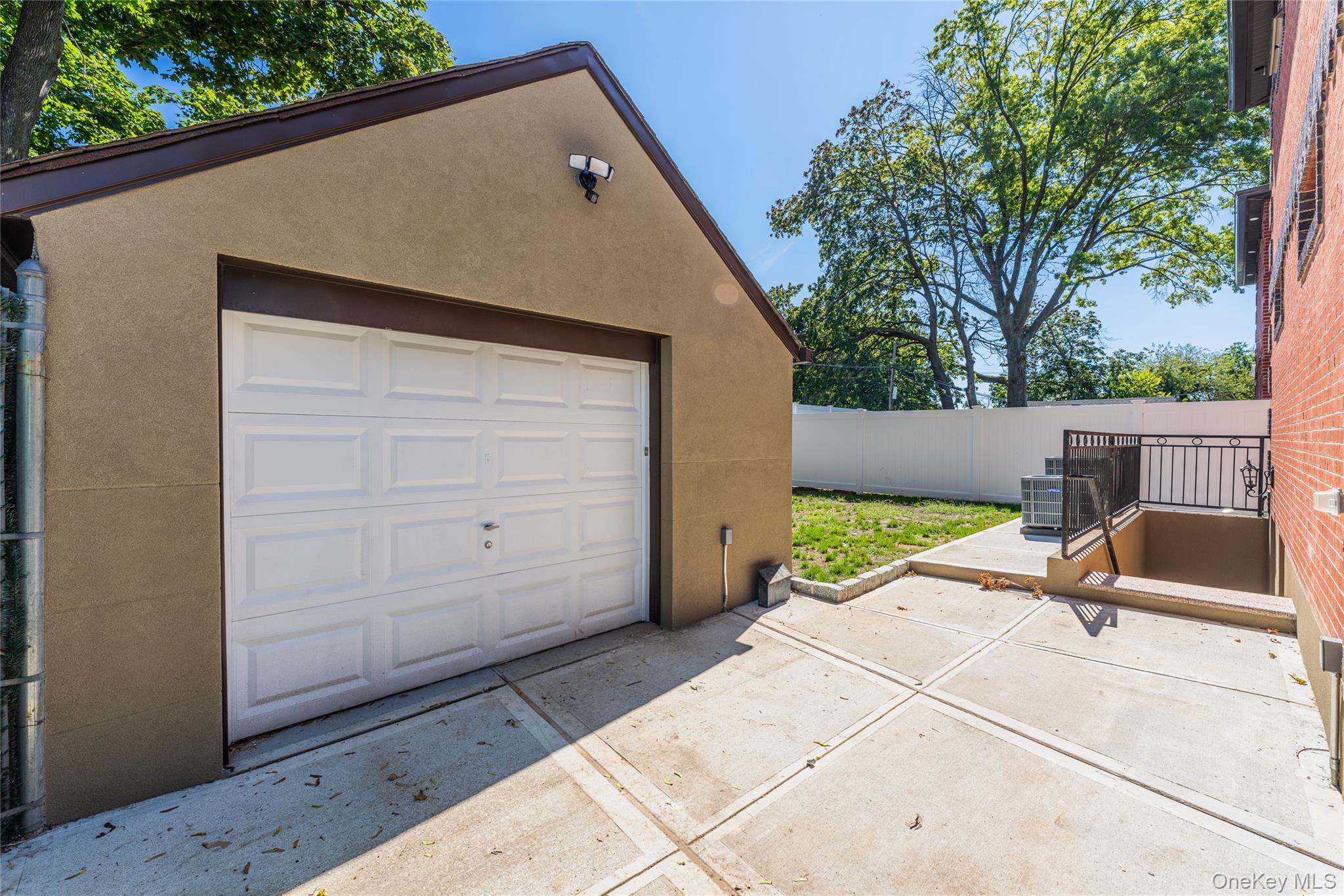 6431 138th Street, Flushing, NY 11367