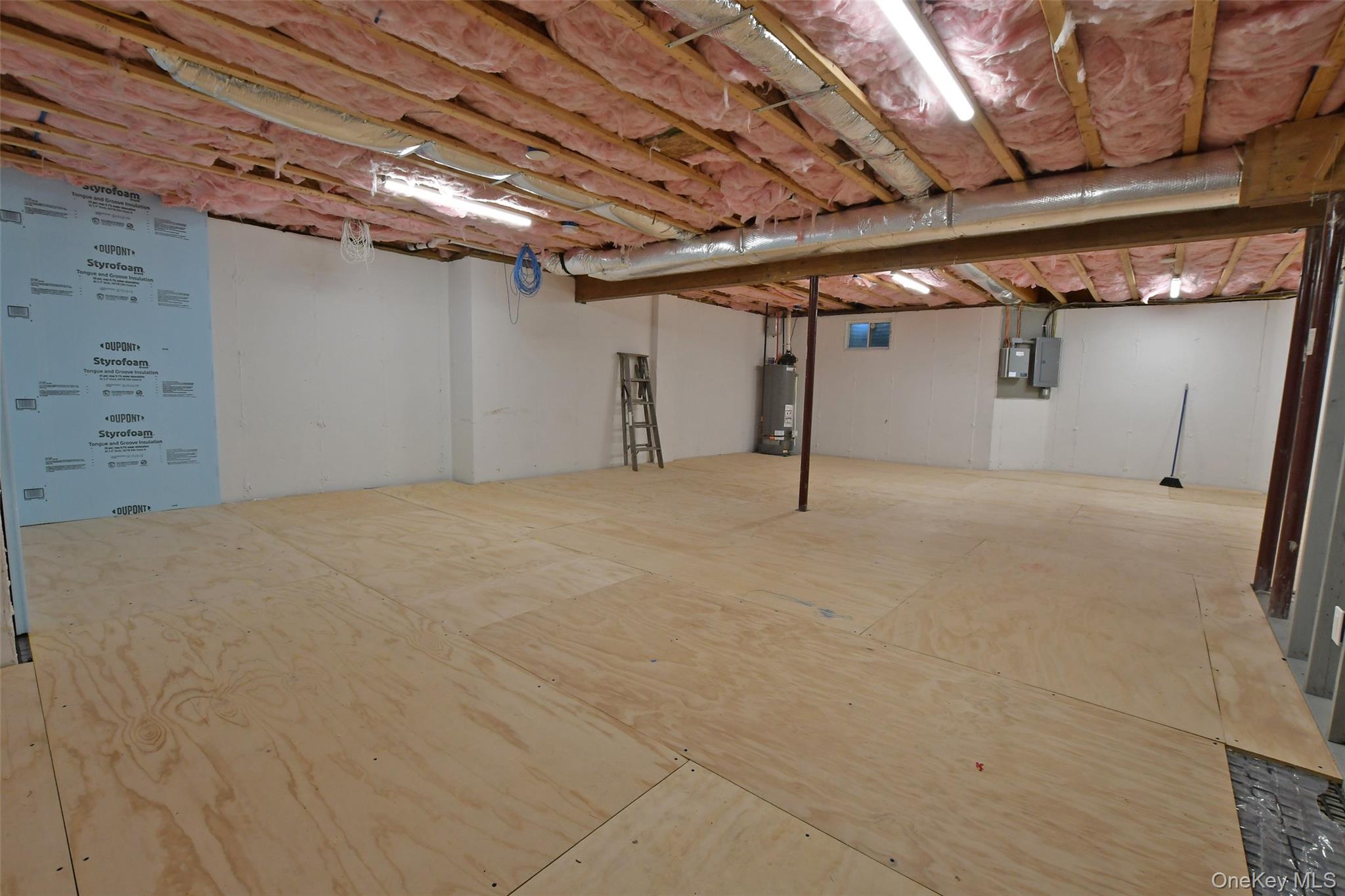 103 Silver Beech Lane, Calverton, NY 11933