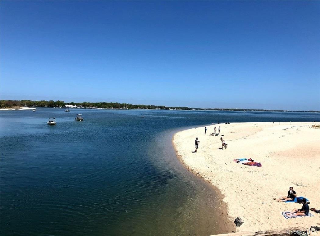 215 Northfield Lane, Southold, NY 11971