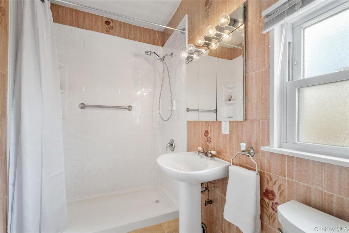 1224 Knickerbocker Avenue, Mamaroneck, NY 10543