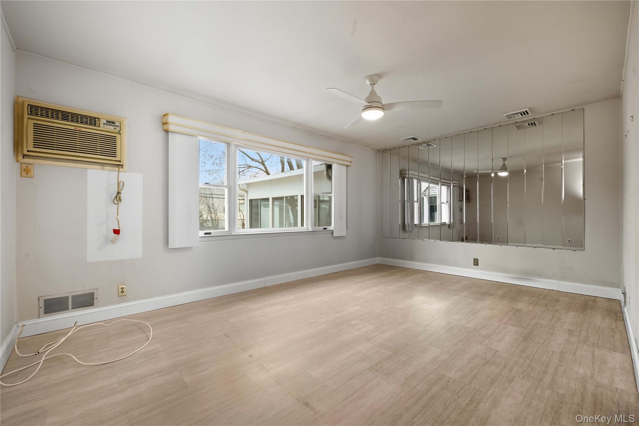 13 Cynthia Lane, Plainview, NY 11803