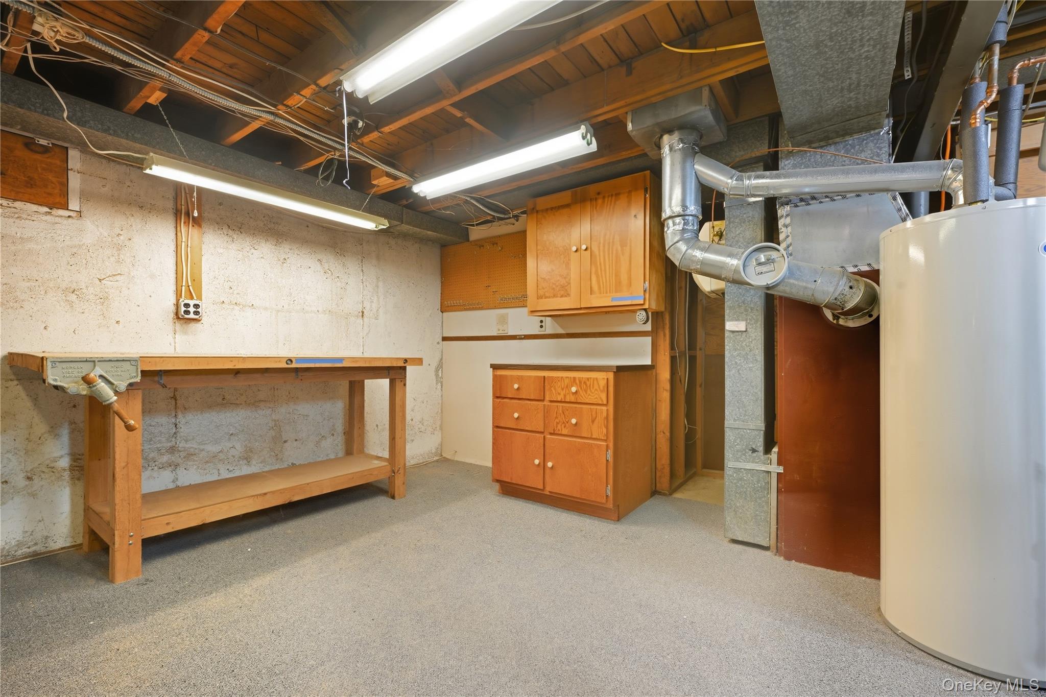 13 Cynthia Lane, Plainview, NY 11803