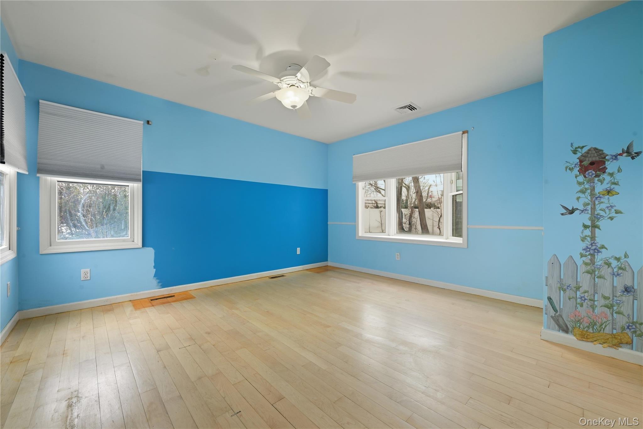 13 Cynthia Lane, Plainview, NY 11803