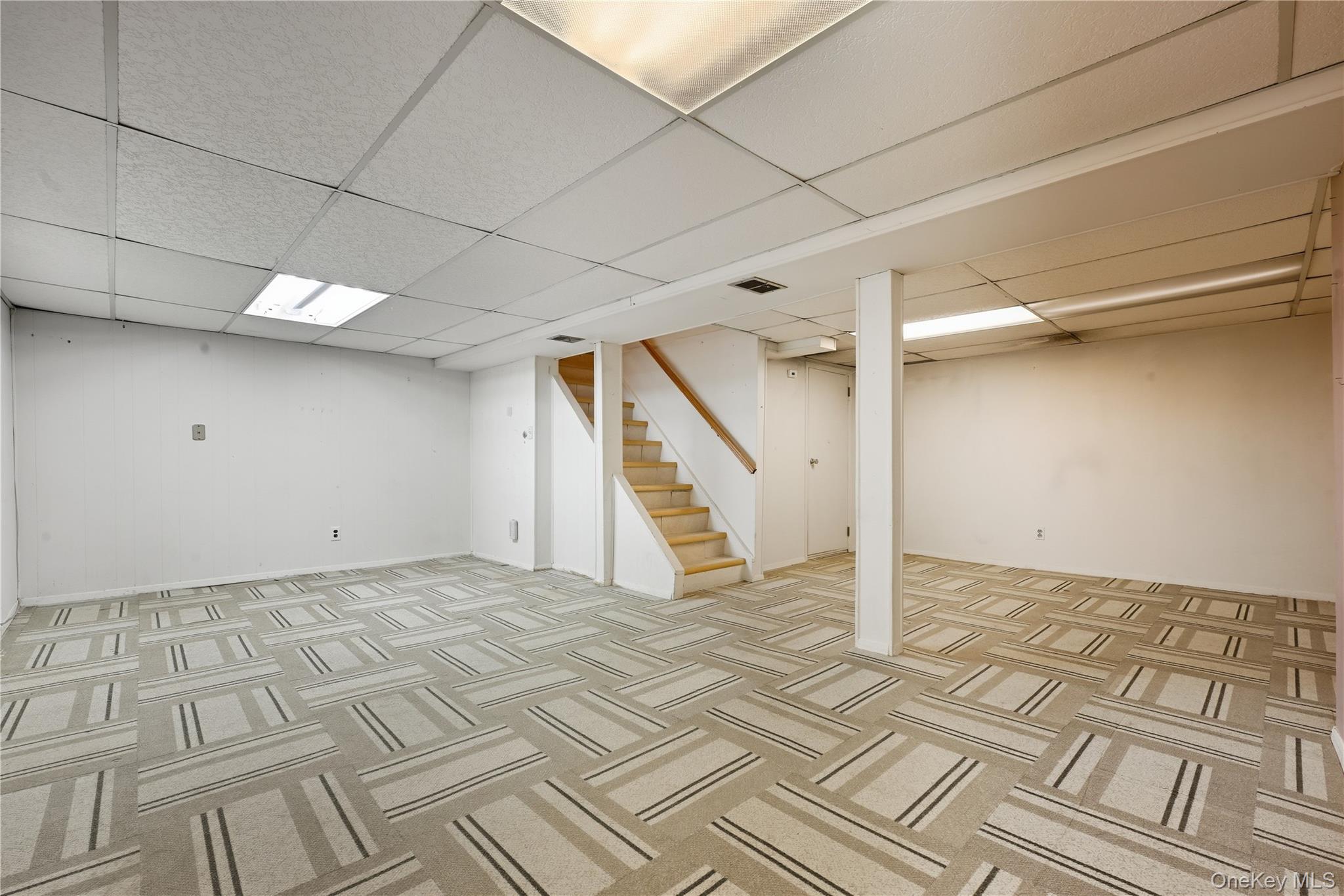 13 Cynthia Lane, Plainview, NY 11803