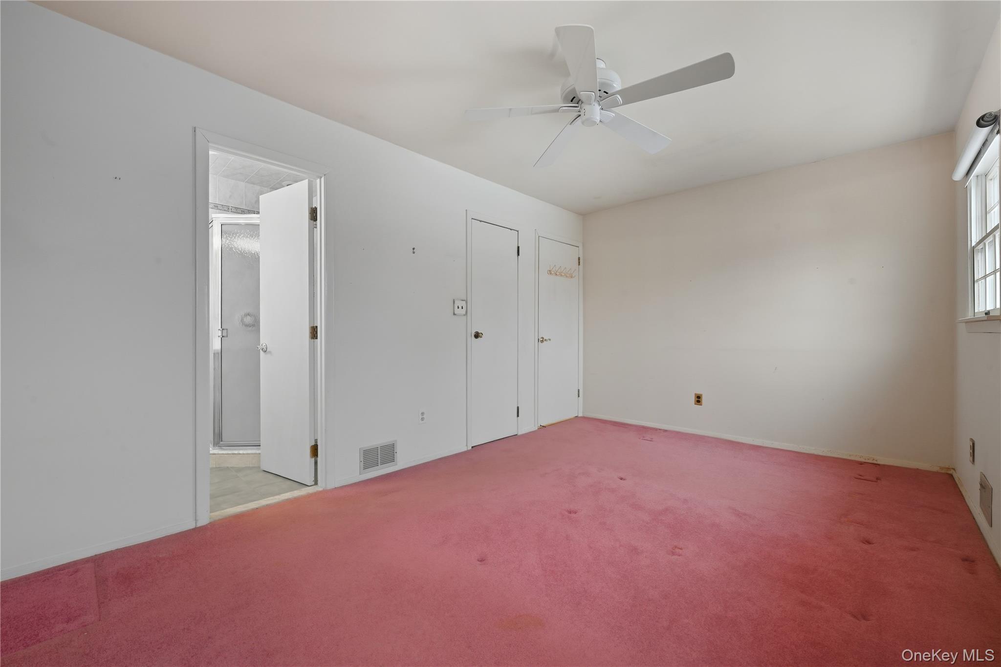 13 Cynthia Lane, Plainview, NY 11803