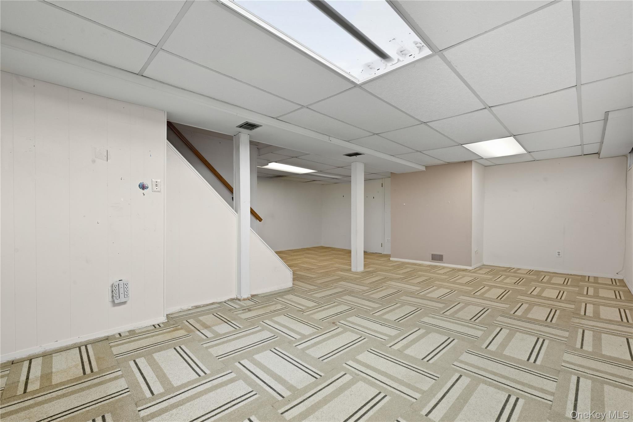 13 Cynthia Lane, Plainview, NY 11803