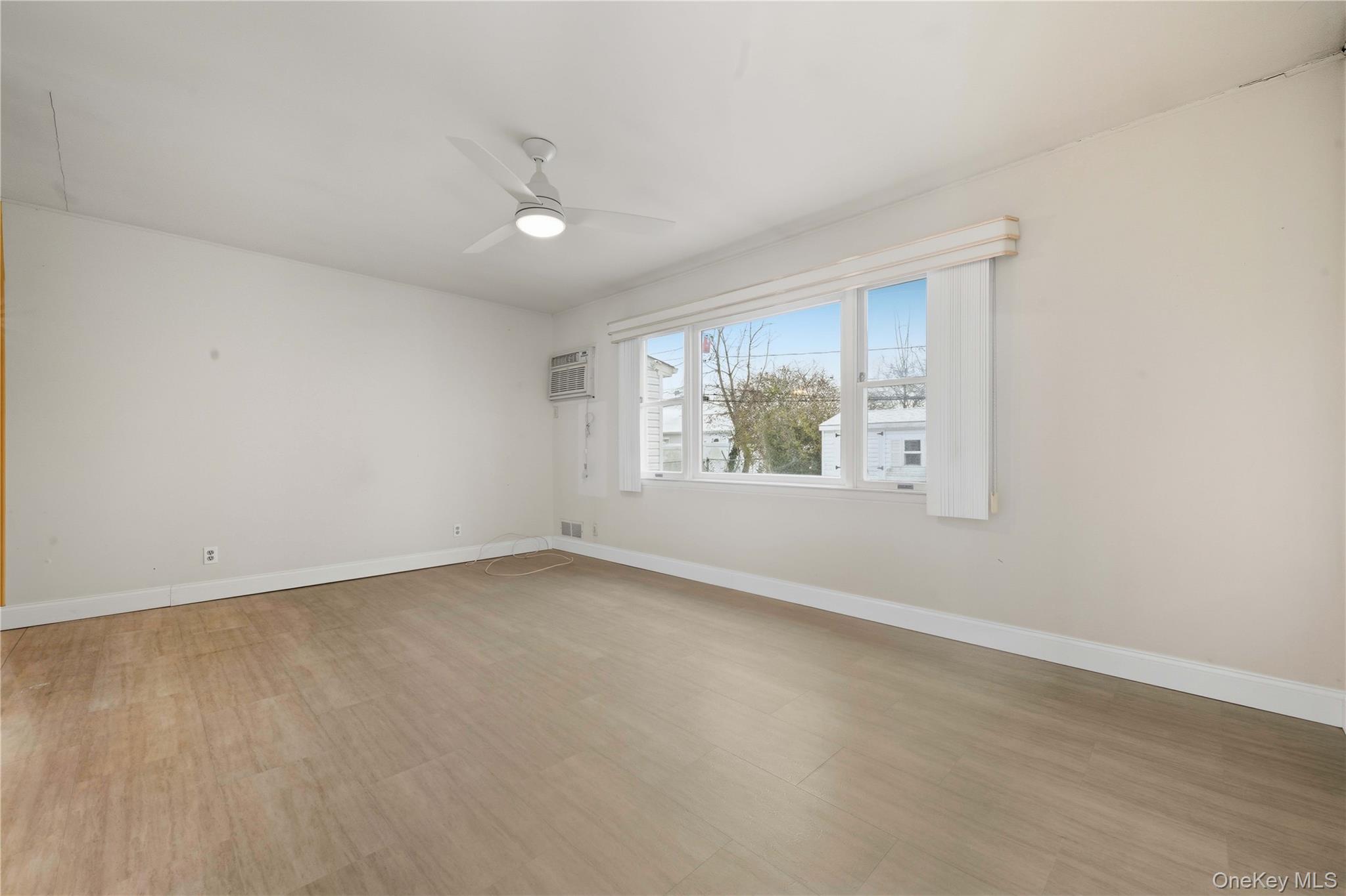 13 Cynthia Lane, Plainview, NY 11803