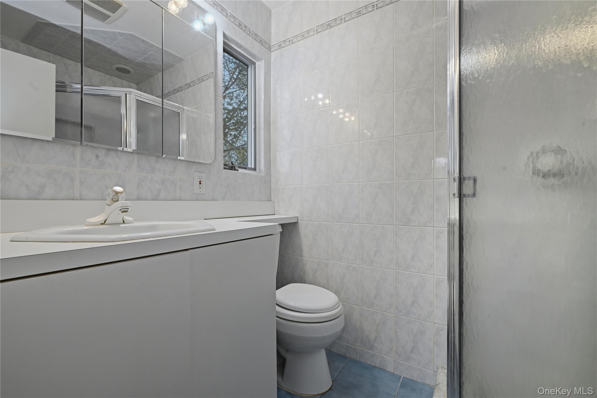 13 Cynthia Lane, Plainview, NY 11803