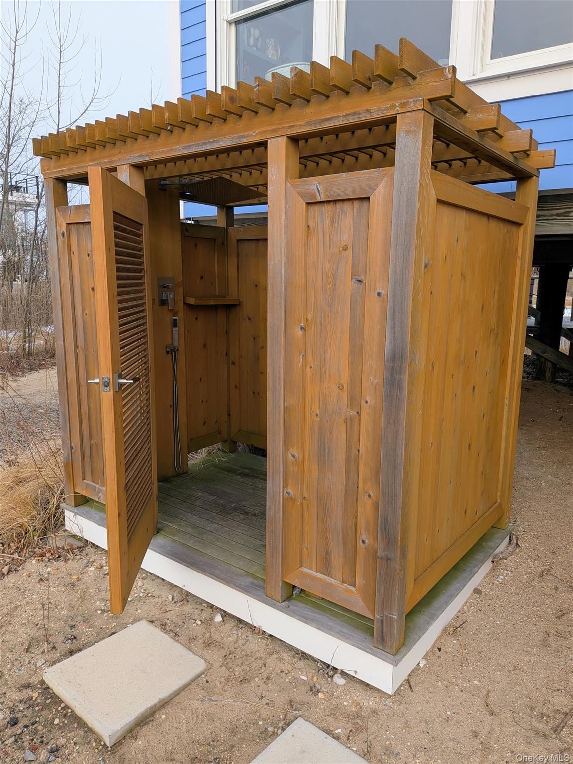 112 Pine Avenue, Flanders, NY 11901