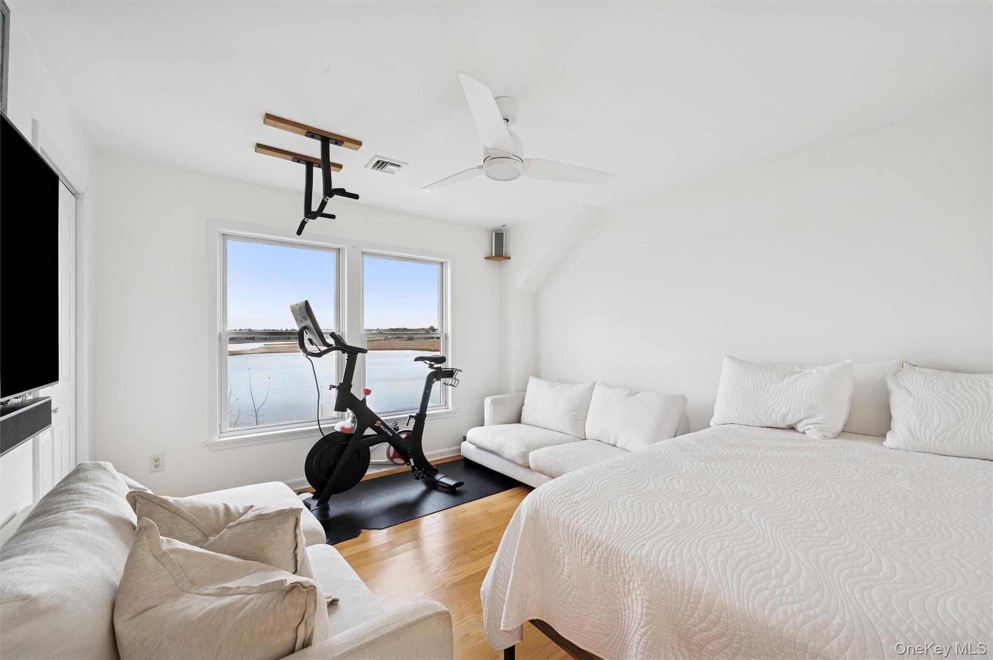 112 Pine Avenue, Flanders, NY 11901