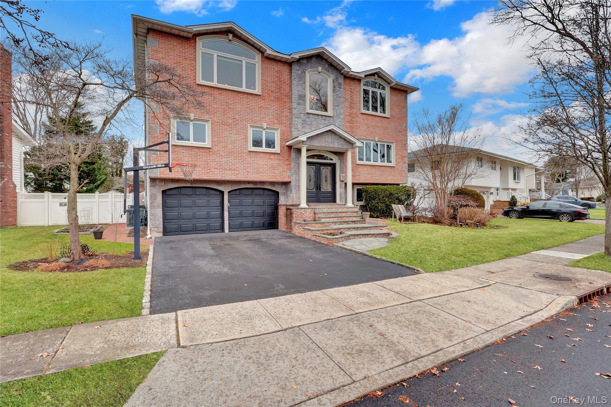 11 Fishermans Drive, Port Washington, NY 11050