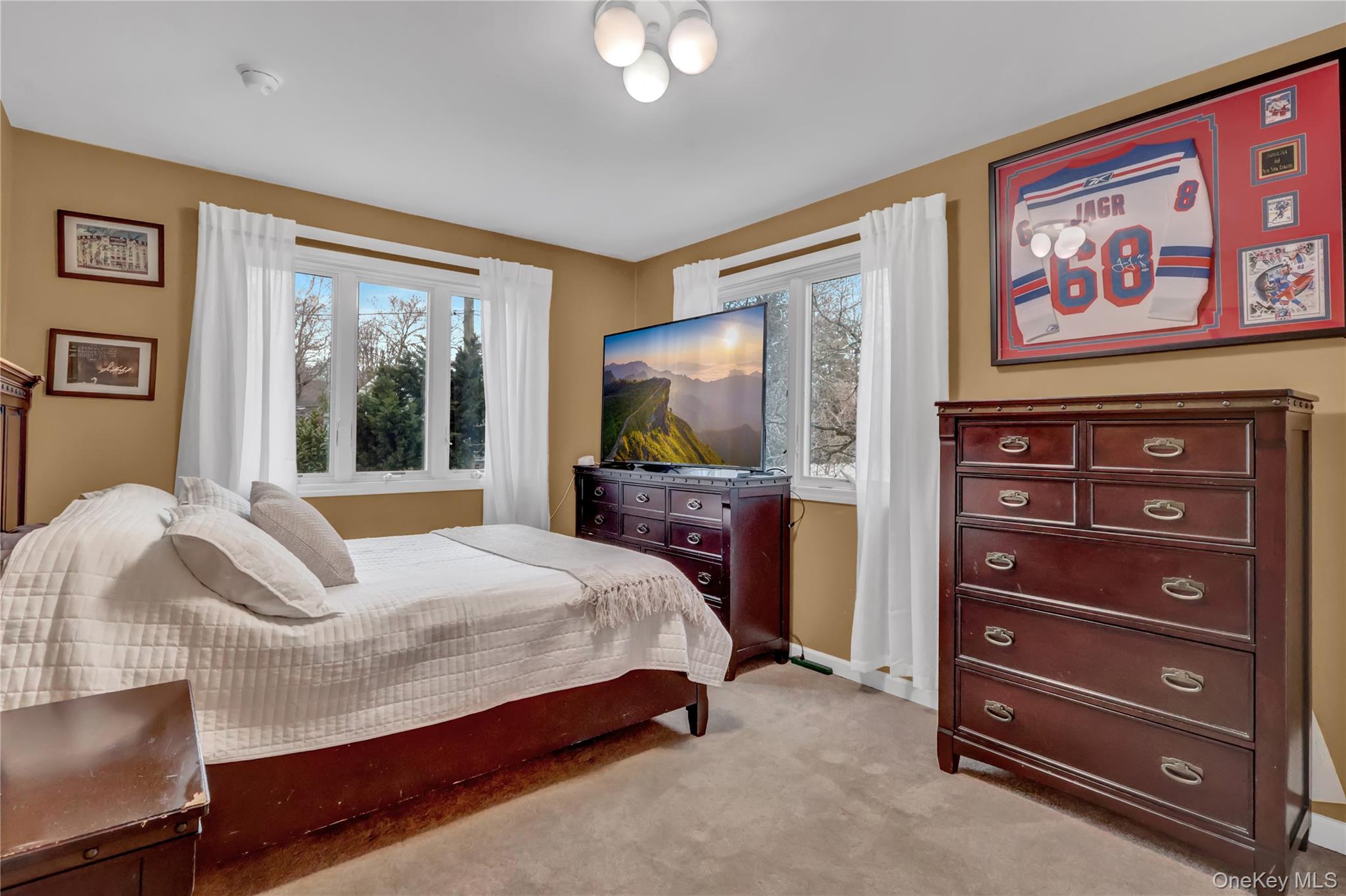 11 Fishermans Drive, Port Washington, NY 11050