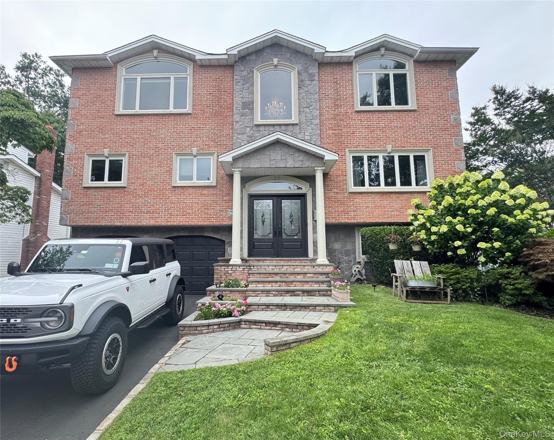 11 Fishermans Drive, Port Washington, NY 11050