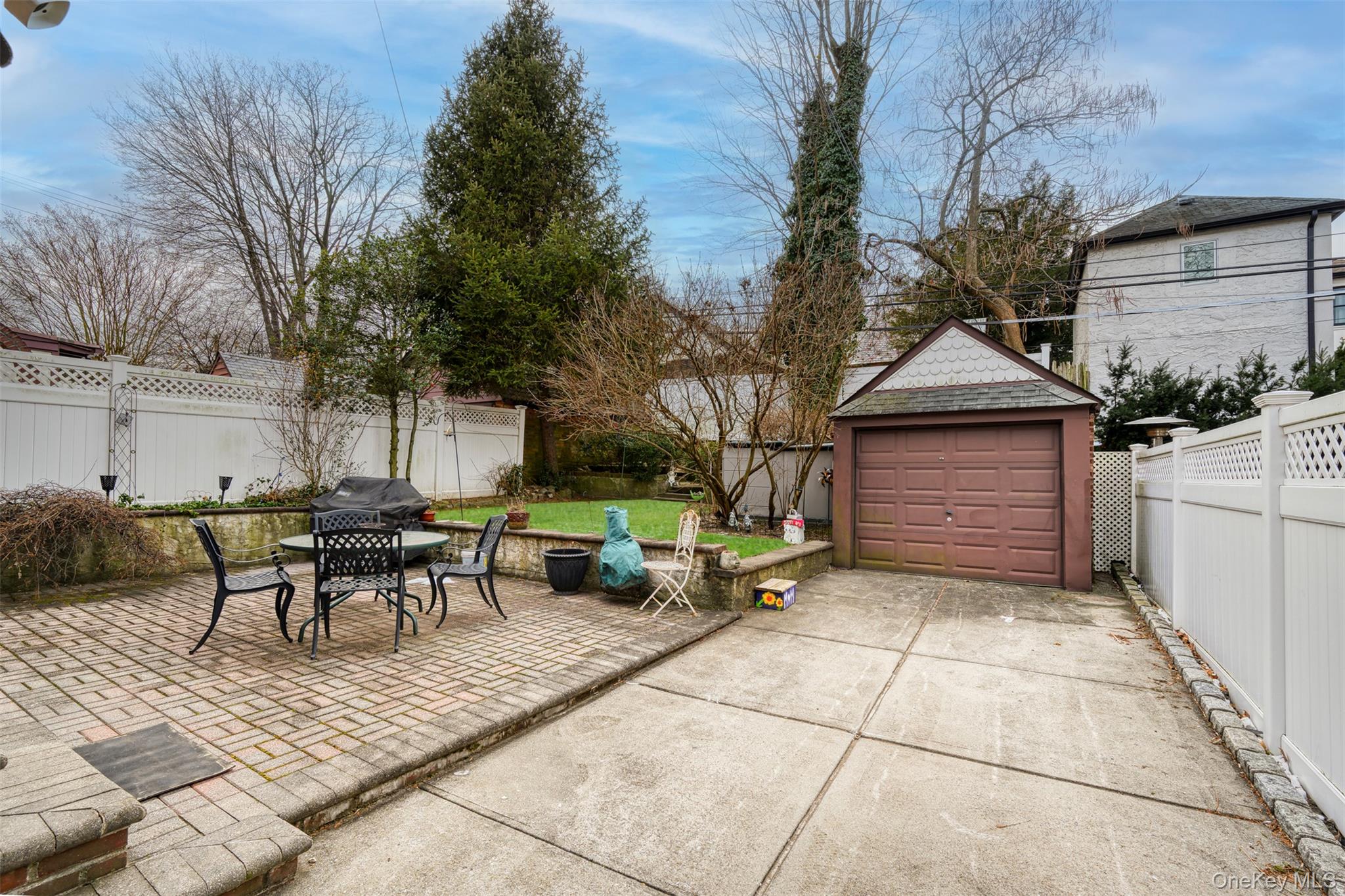 47-52 245th Street, Douglaston, NY 11362